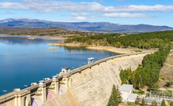 Acciona Energía sells hydro portfolio to Endesa for €1 B