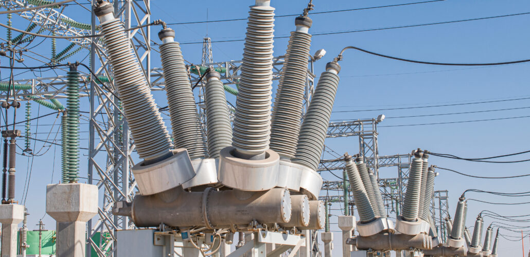 The Evolution of Circuit Breakers: From Oil to SF6 Gas
