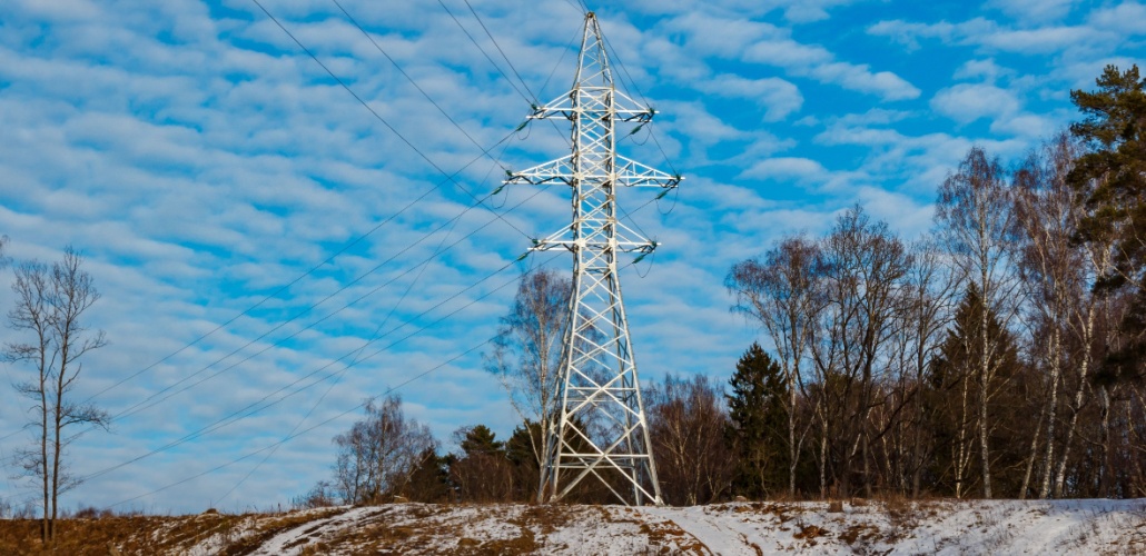 New transmission line approved in Minnesota transmission line_Shutterstock_2594215453 (1)