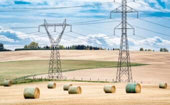 Innovators boost aging U.S. power grid transmission lines