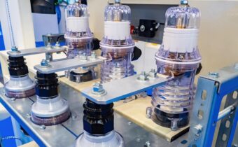 Working principles of vacuum circuit breakers: Explained